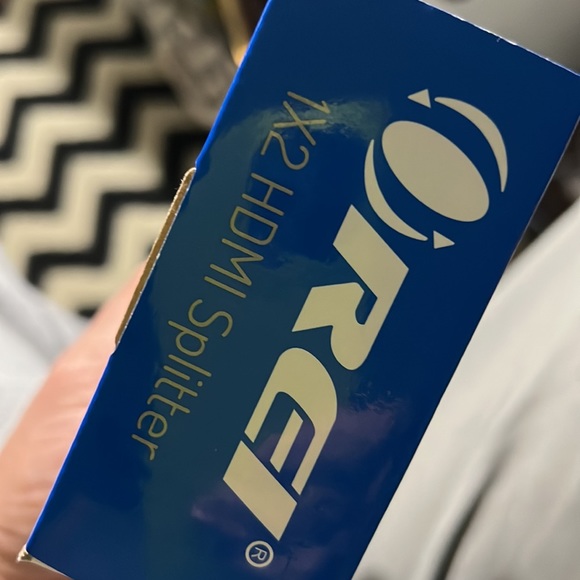NIB REI 1x2 HDMI splitter - Picture 4 of 4
